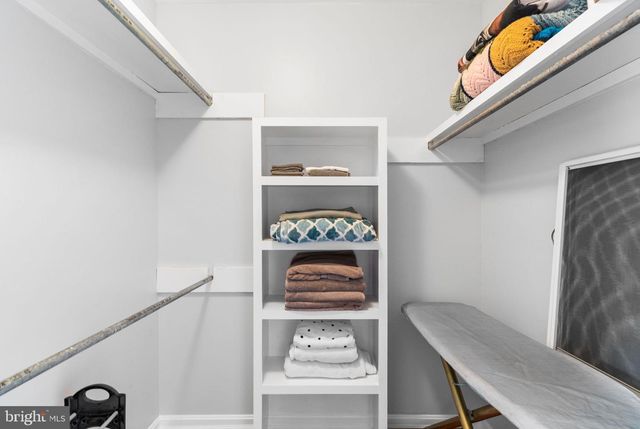 702 COUNTRY PLACE DR, Lancaster, PA 17601