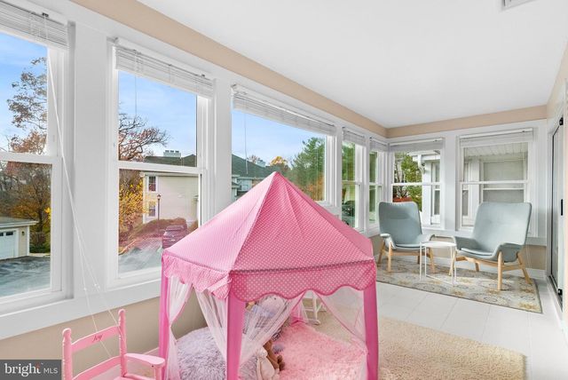 702 COUNTRY PLACE DR, Lancaster, PA 17601