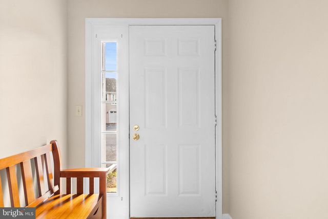 702 COUNTRY PLACE DR, Lancaster, PA 17601