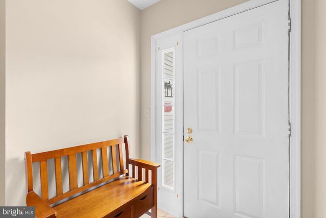 702 COUNTRY PLACE DR, Lancaster, PA 17601