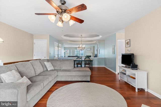 702 COUNTRY PLACE DR, Lancaster, PA 17601