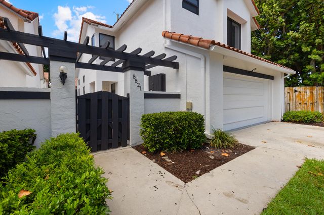 5521 Ilford Court, Boca Raton, FL 33486