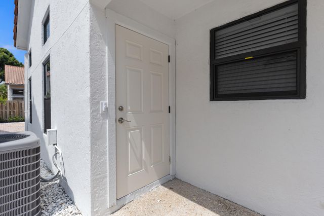 5521 Ilford Court, Boca Raton, FL 33486