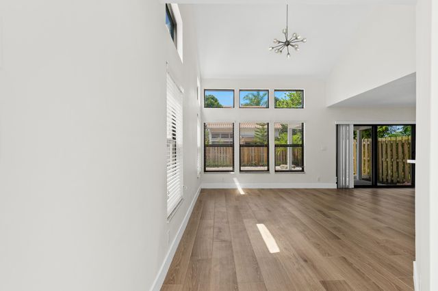5521 Ilford Court, Boca Raton, FL 33486