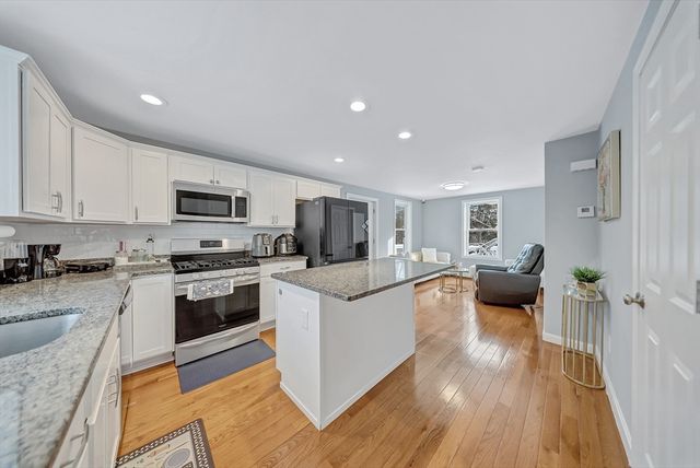 30 Fuller St, Seekonk, MA 02771