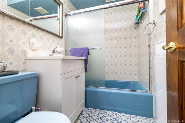 1027 Van Buren Avenue, Franklin Square, NY 11010