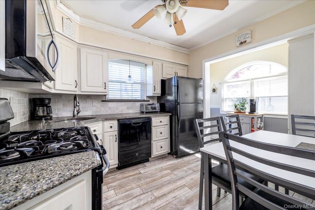 1027 Van Buren Avenue, Franklin Square, NY 11010