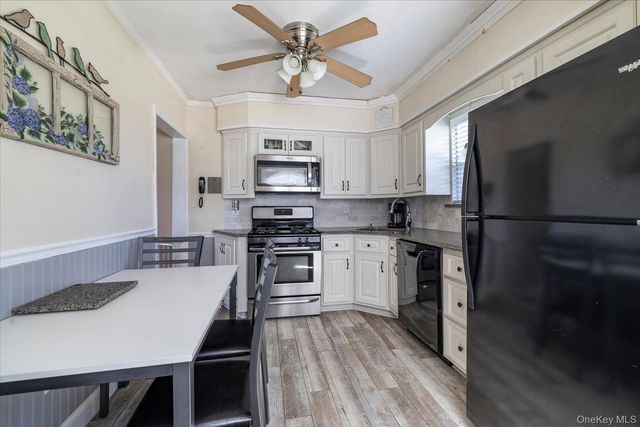 1027 Van Buren Avenue, Franklin Square, NY 11010