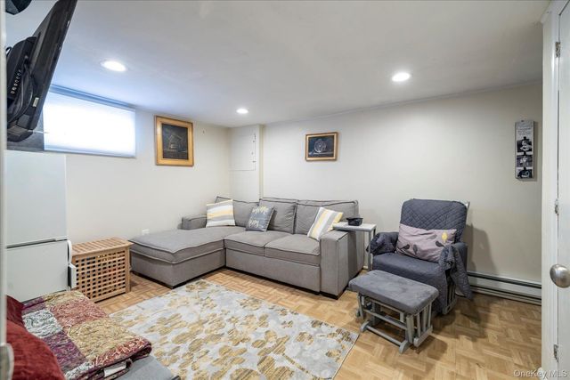 1027 Van Buren Avenue, Franklin Square, NY 11010