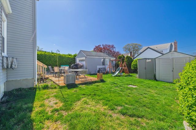 1027 Van Buren Avenue, Franklin Square, NY 11010