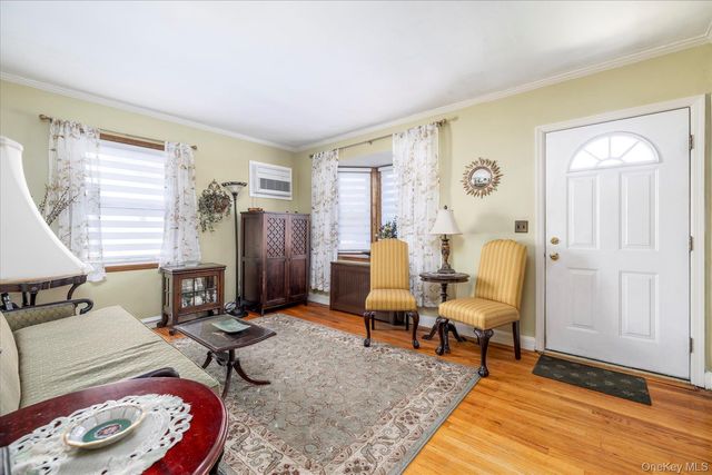 1027 Van Buren Avenue, Franklin Square, NY 11010