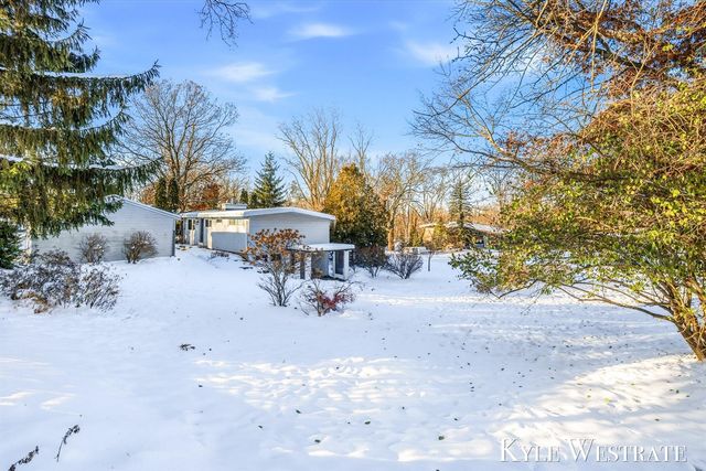 3144 Kensboro Avenue, Grand Rapids, MI 49505