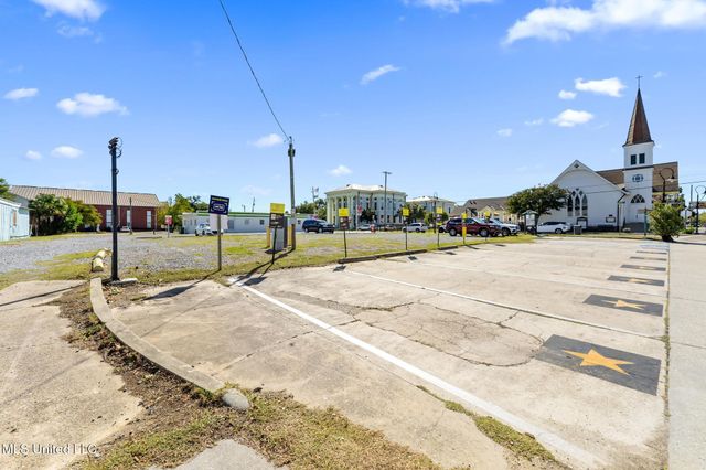 161 Main Street, Bay Saint Louis, MS 39520