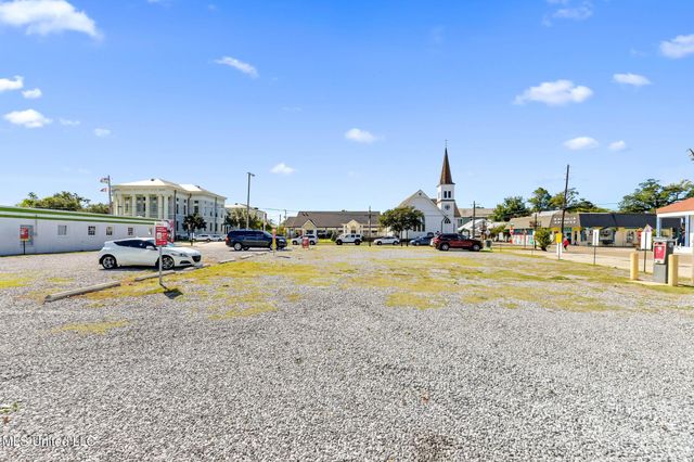 161 Main Street, Bay Saint Louis, MS 39520