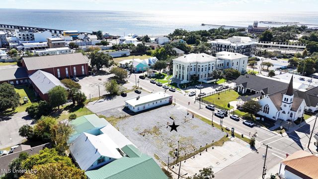 161 Main Street, Bay Saint Louis, MS 39520