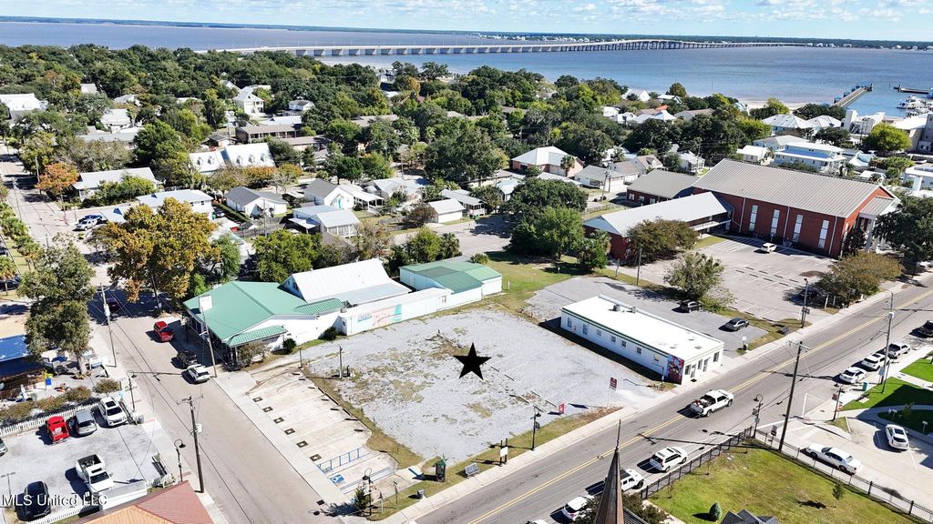 161 Main Street, Bay Saint Louis, MS 39520