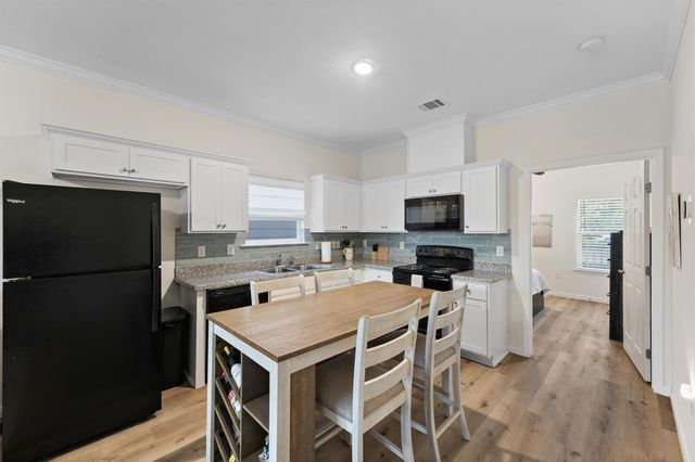 3533 Avenue M, Galveston, TX 77550