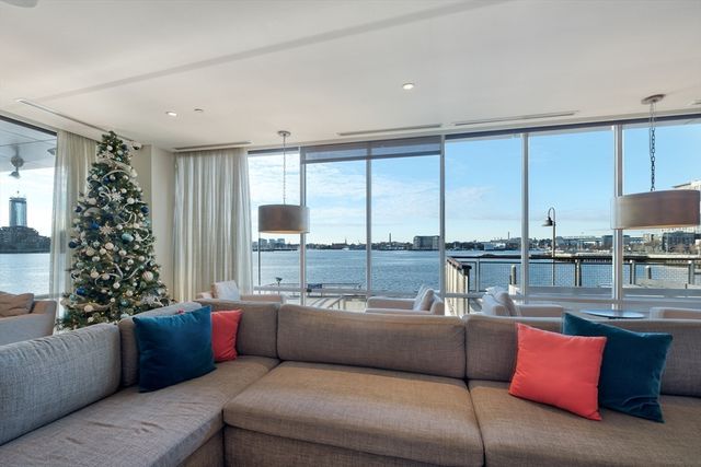 45 Lewis St 305, Boston, MA 02128