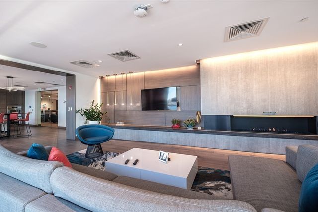 45 Lewis St 305, Boston, MA 02128