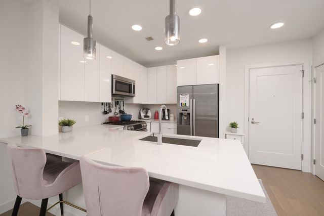 45 Lewis St 305, Boston, MA 02128