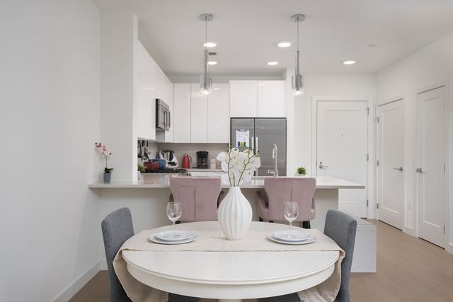 45 Lewis St 305, Boston, MA 02128