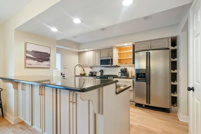 344 W 4th Avenue, Columbus, OH 43201