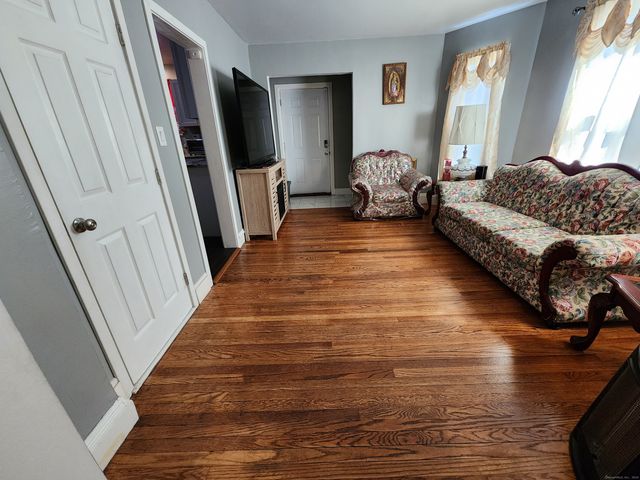 69 Willow Street, New Britain, CT 06051