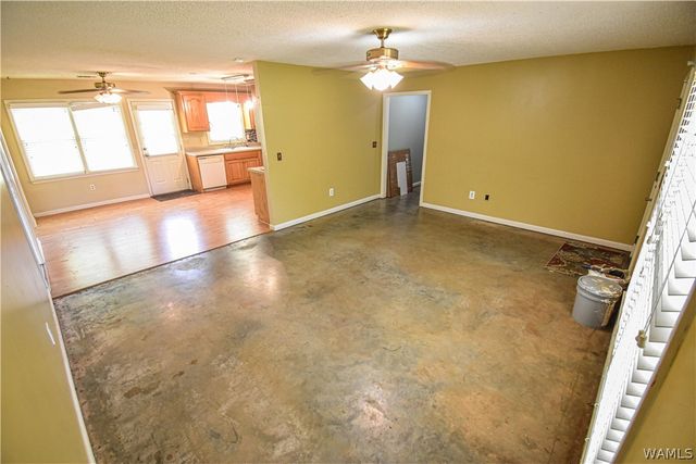 11322 Hen Smith, Vance, AL 35490