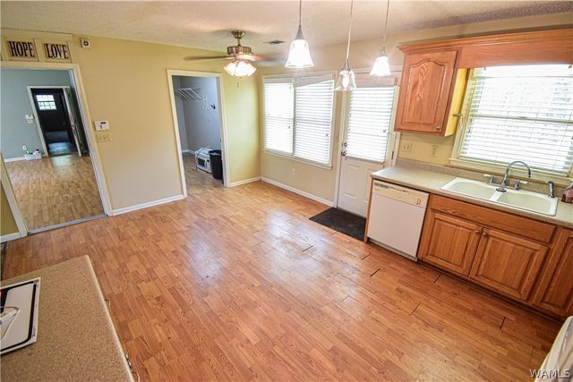 11322 Hen Smith, Vance, AL 35490