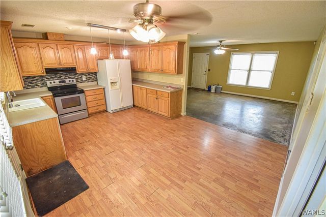 11322 Hen Smith, Vance, AL 35490