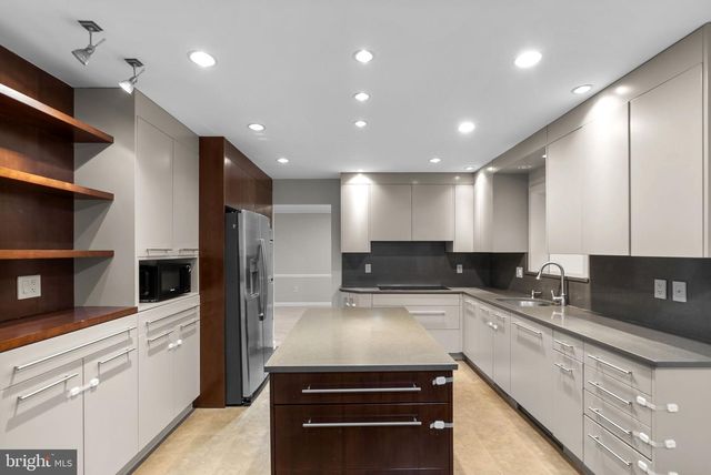 419 WATTS BRANCH PKWY, Potomac, MD 20854