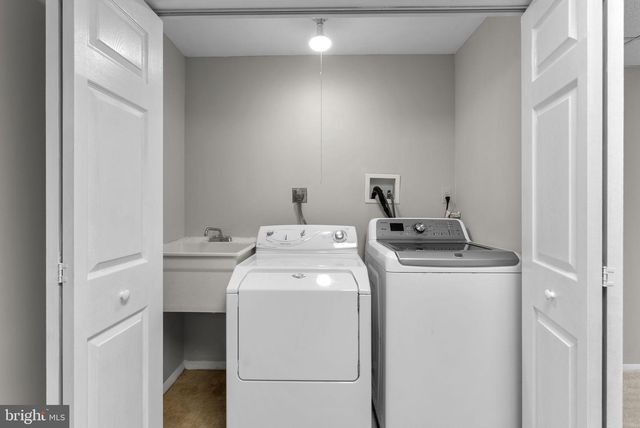 419 WATTS BRANCH PKWY, Potomac, MD 20854