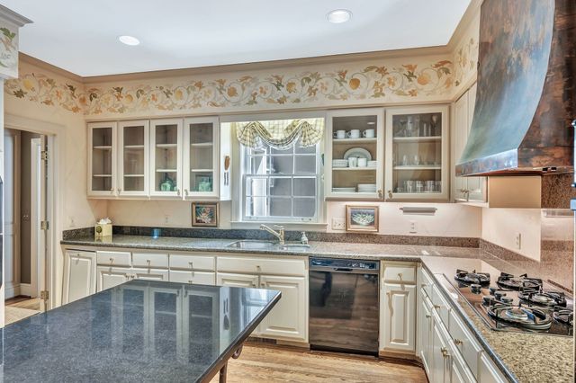 102 Bellebrook Cir, Nashville, TN 37205