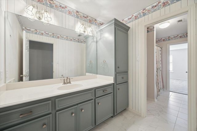 204 Duerr Drive, Bellville, TX 77418