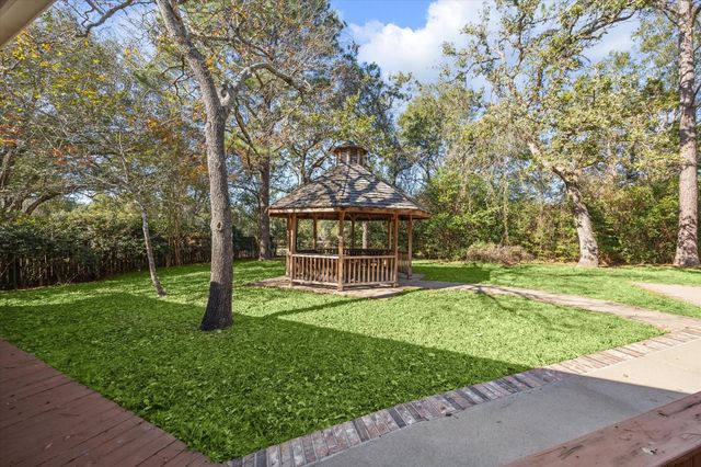 204 Duerr Drive, Bellville, TX 77418