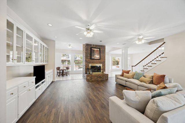 204 Duerr Drive, Bellville, TX 77418