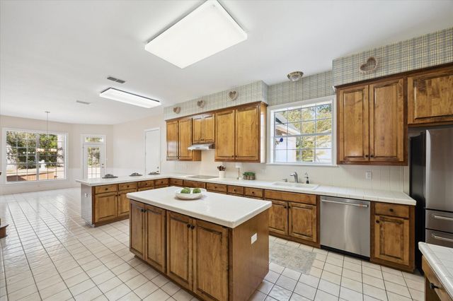 204 Duerr Drive, Bellville, TX 77418