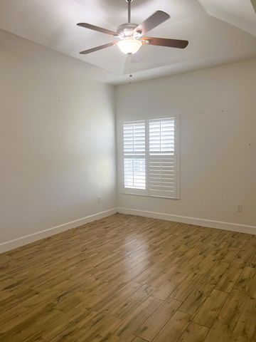 4210 Gator Trace Avenue F, Fort Pierce, FL 34982