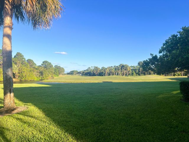 4210 Gator Trace Avenue F, Fort Pierce, FL 34982