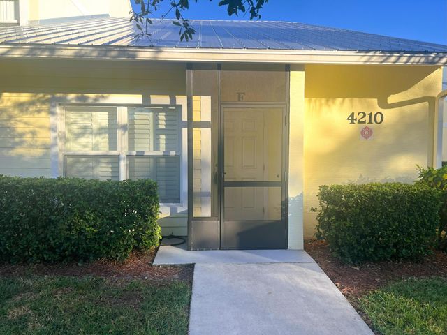 4210 Gator Trace Avenue F, Fort Pierce, FL 34982