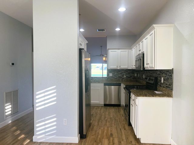 4210 Gator Trace Avenue F, Fort Pierce, FL 34982