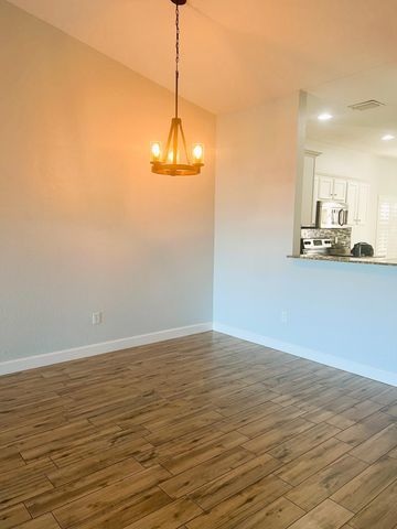 4210 Gator Trace Avenue F, Fort Pierce, FL 34982