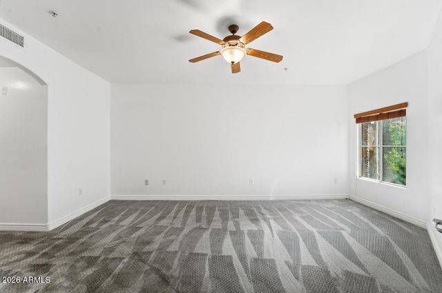 5450 E DEER VALLEY Drive 2210, Phoenix, AZ 85054