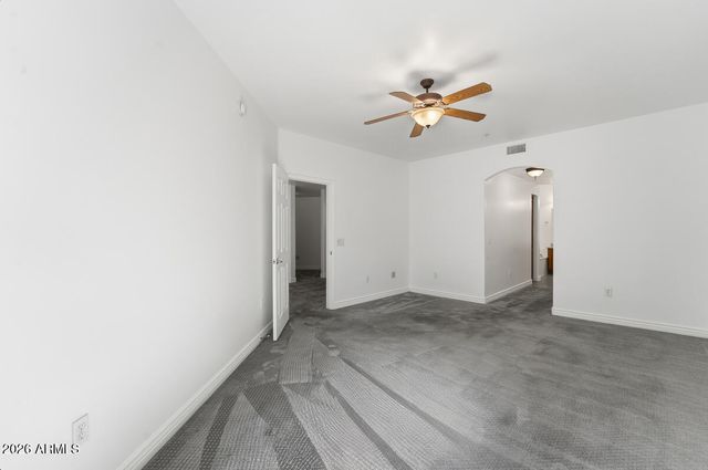 5450 E DEER VALLEY Drive 2210, Phoenix, AZ 85054