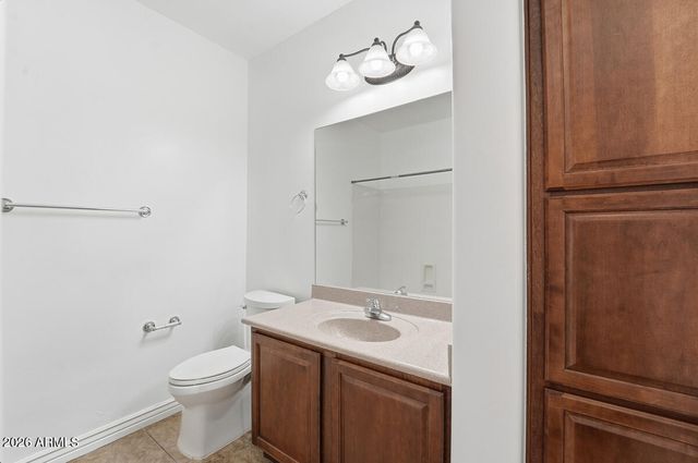 5450 E DEER VALLEY Drive 2210, Phoenix, AZ 85054