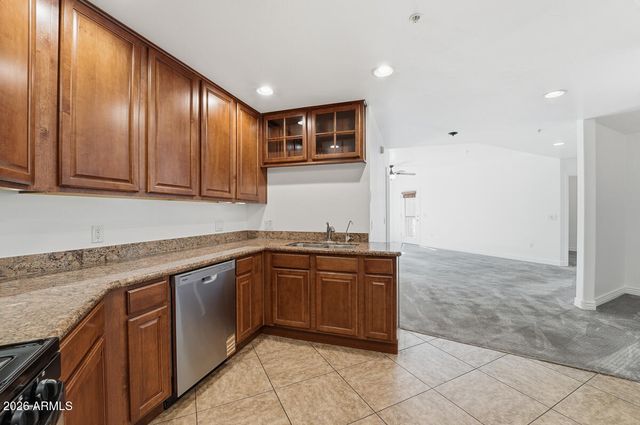 5450 E DEER VALLEY Drive 2210, Phoenix, AZ 85054