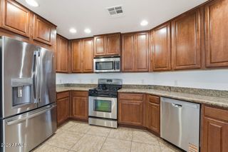 5450 E DEER VALLEY Drive 2210, Phoenix, AZ 85054