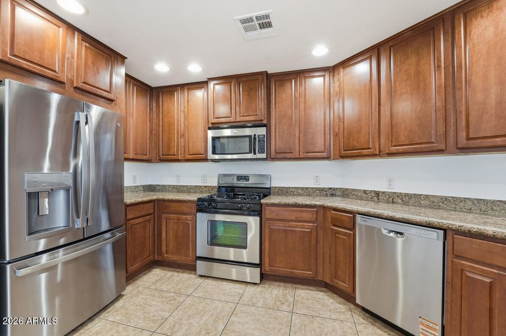 5450 E DEER VALLEY Drive 2210, Phoenix, AZ 85054