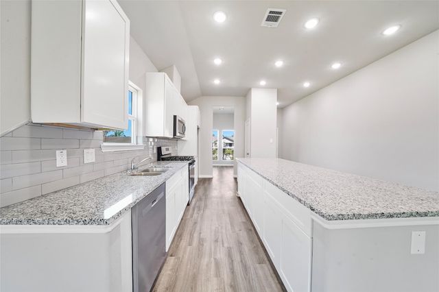 222 Spruce Lake Road, Houston, TX 77336