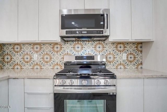 130 N Avenue 60, Los Angeles, CA 90042